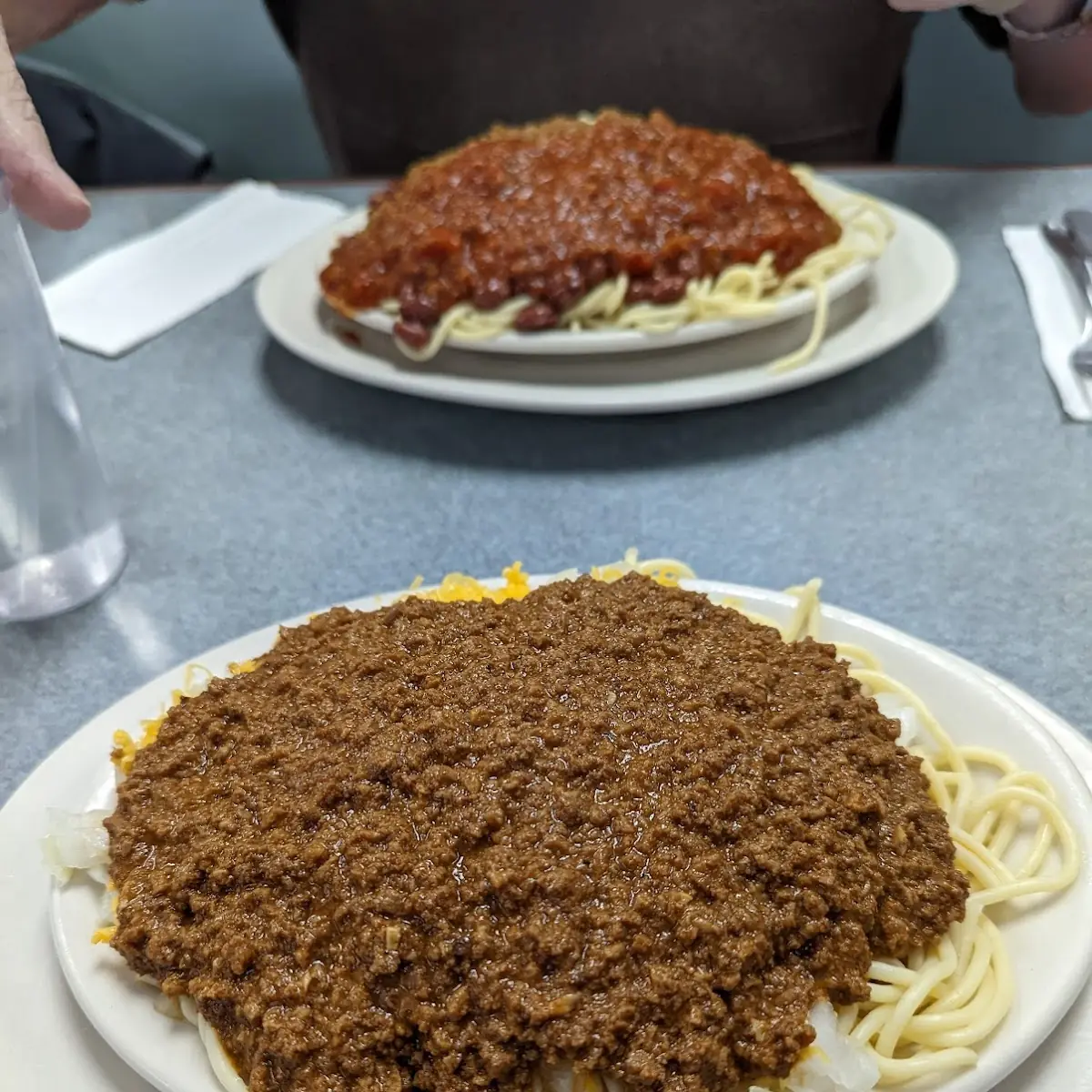 Chili Mac w Garlic Bread