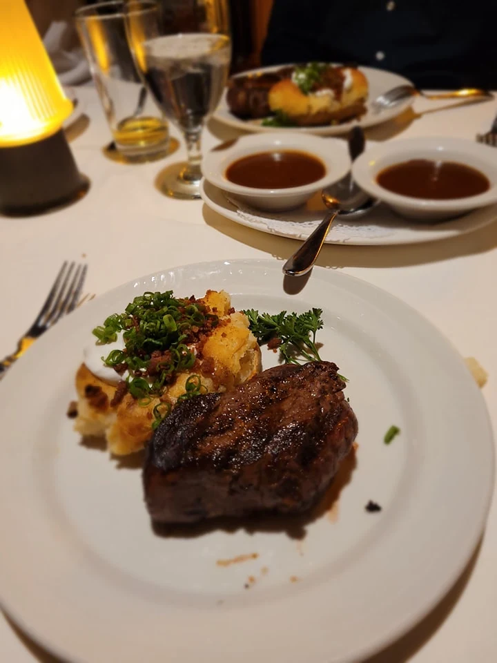 Steak Neptune, Caesar's Steak House & Lounge