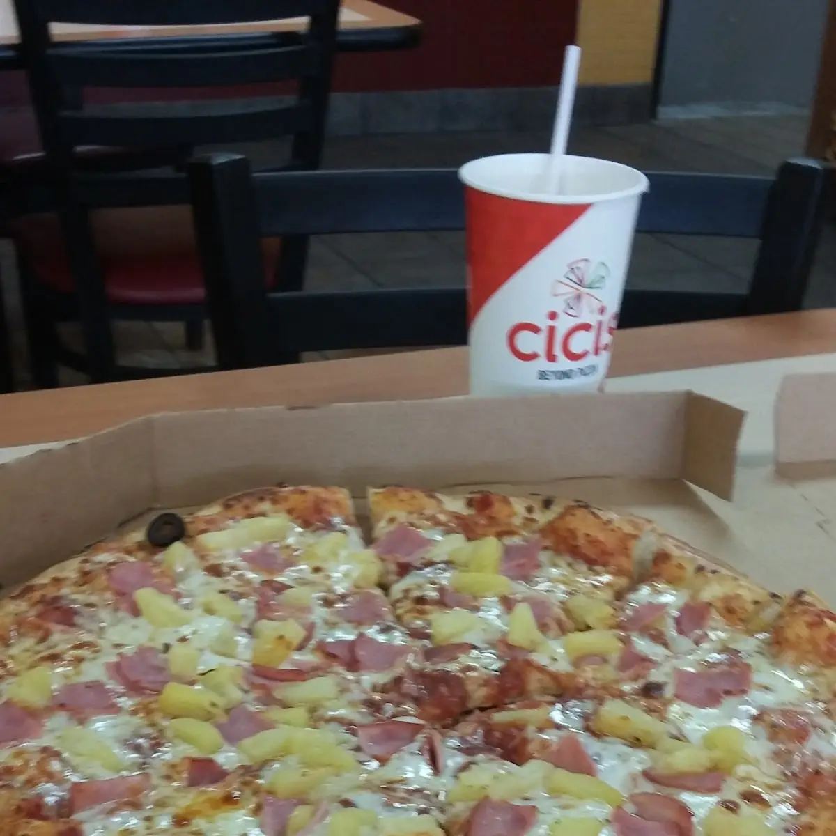 Hawaiian Pizza
