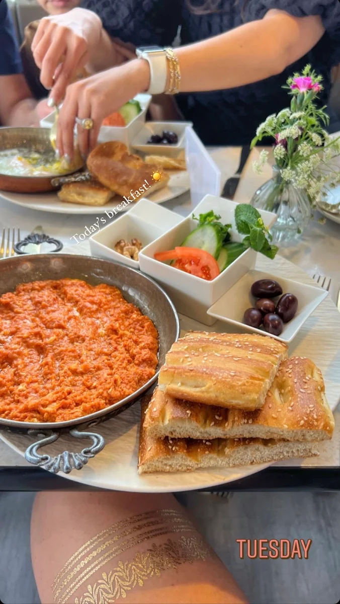 Tomato Omelette, Roses Cafe Senso