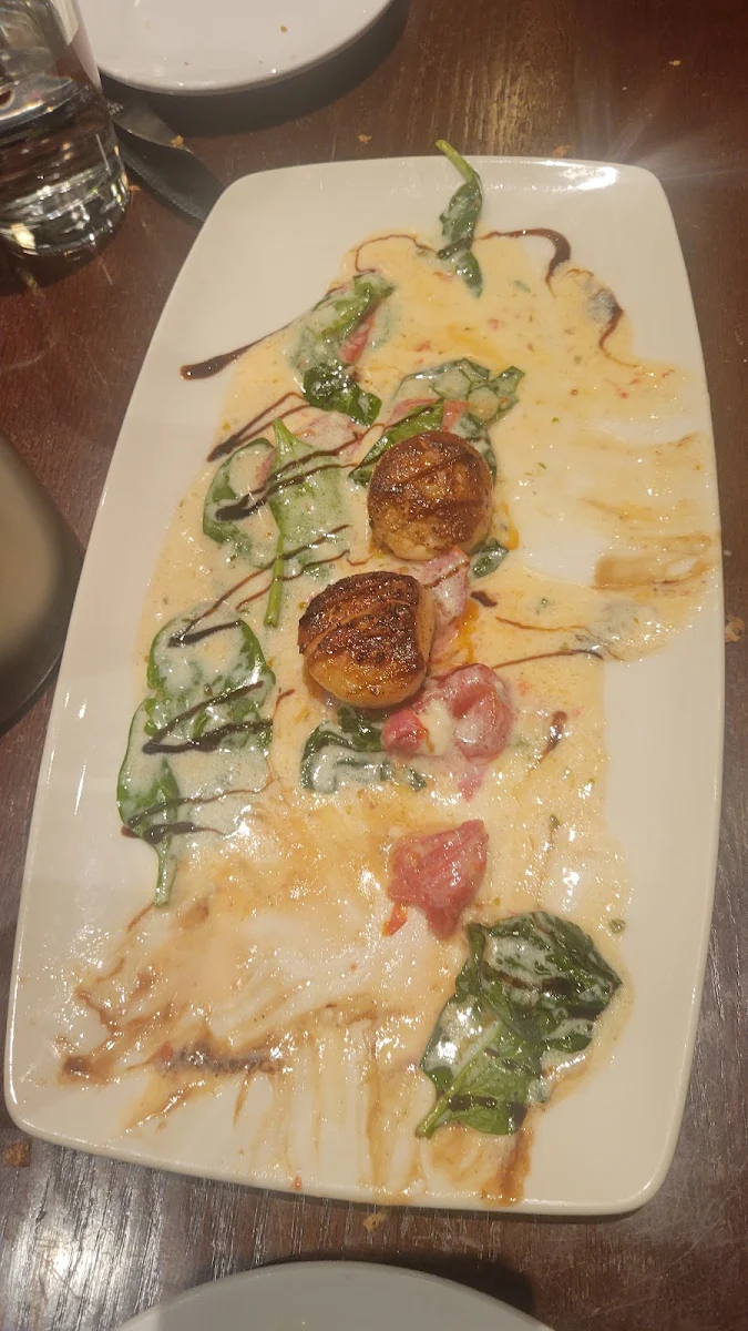 Diver Scallops Florentine with a Balsamic Reduction