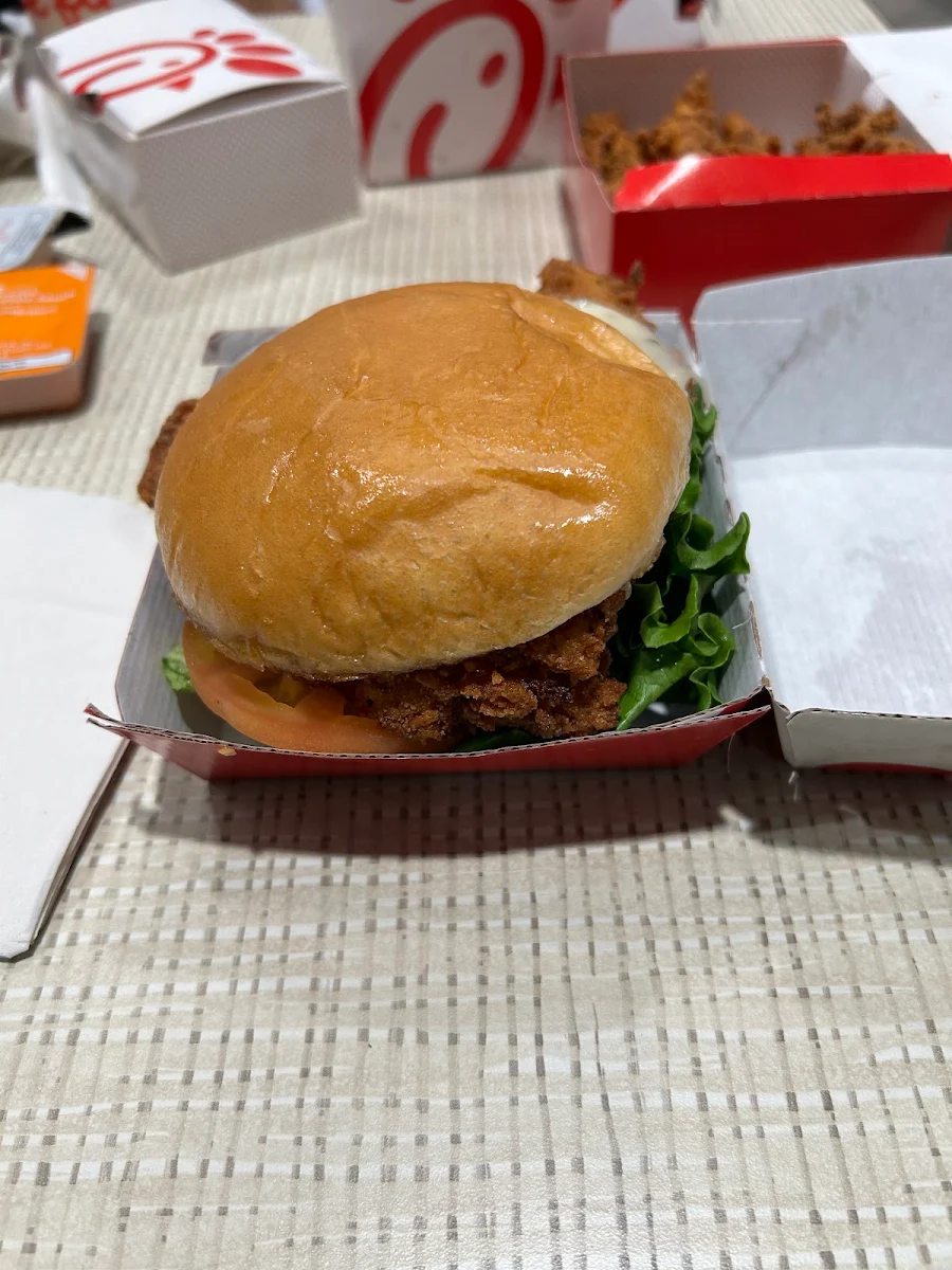 Spicy Deluxe Chicken Sandwich Minus Sauce Minus Cheese, Chick-fil-A