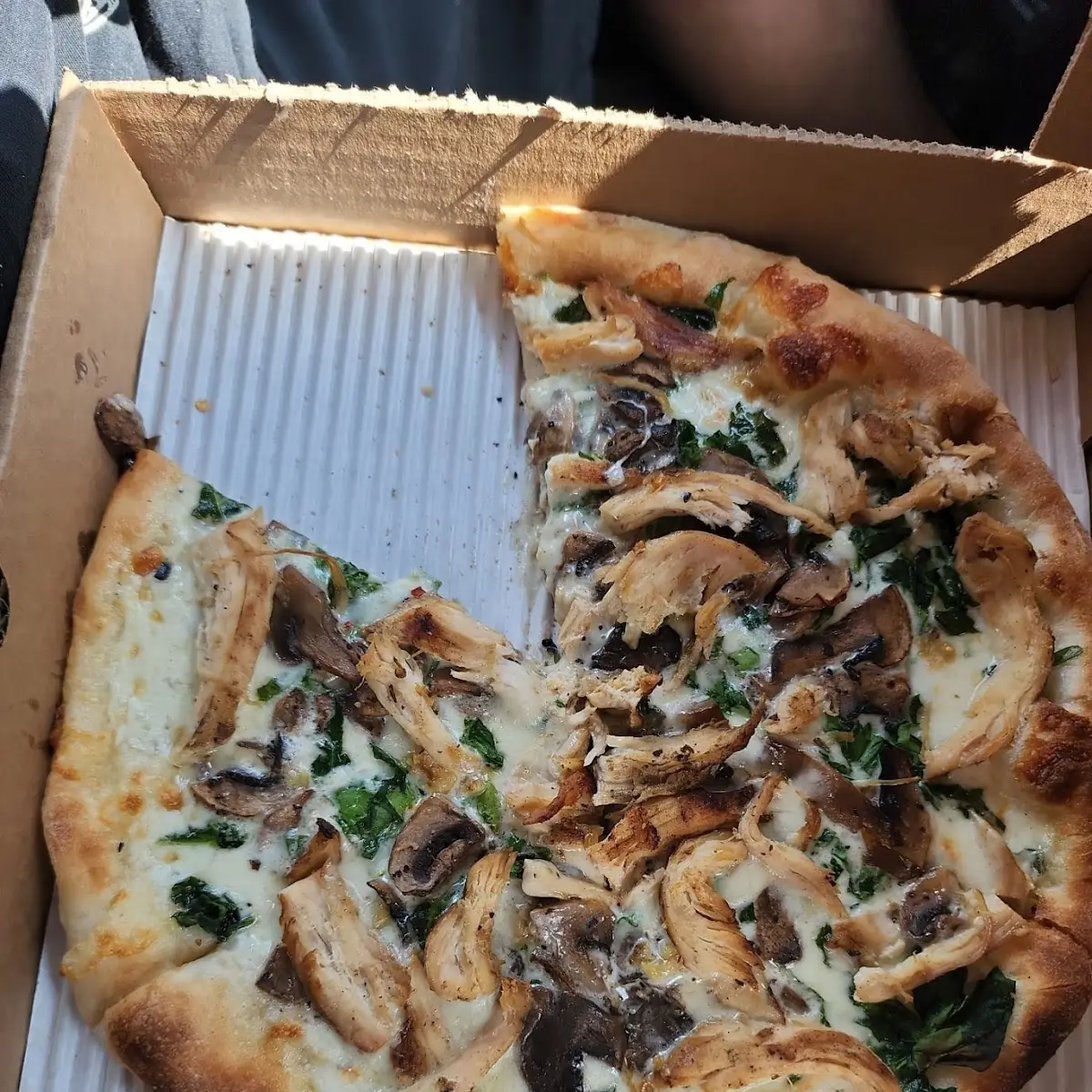 Chicken Alfredo Pizza