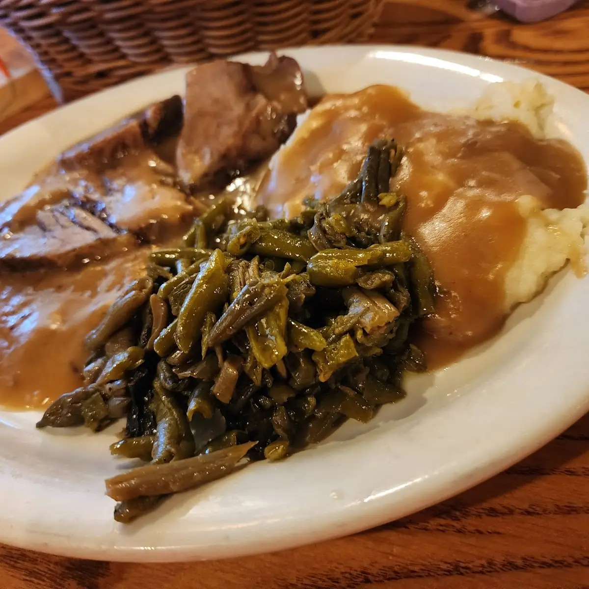Roast Beef and Gravy with Green Beans