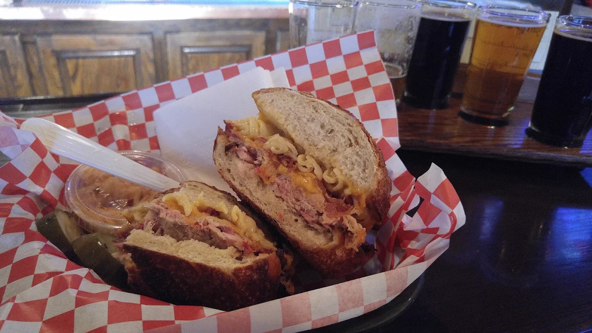 Pulled Pork Sandwich with Mac and Cheese