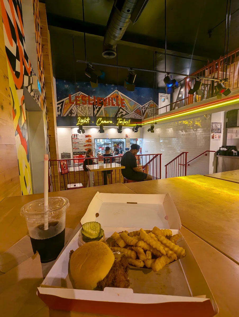 Sliders and Fries, Dave's Hot Chicken