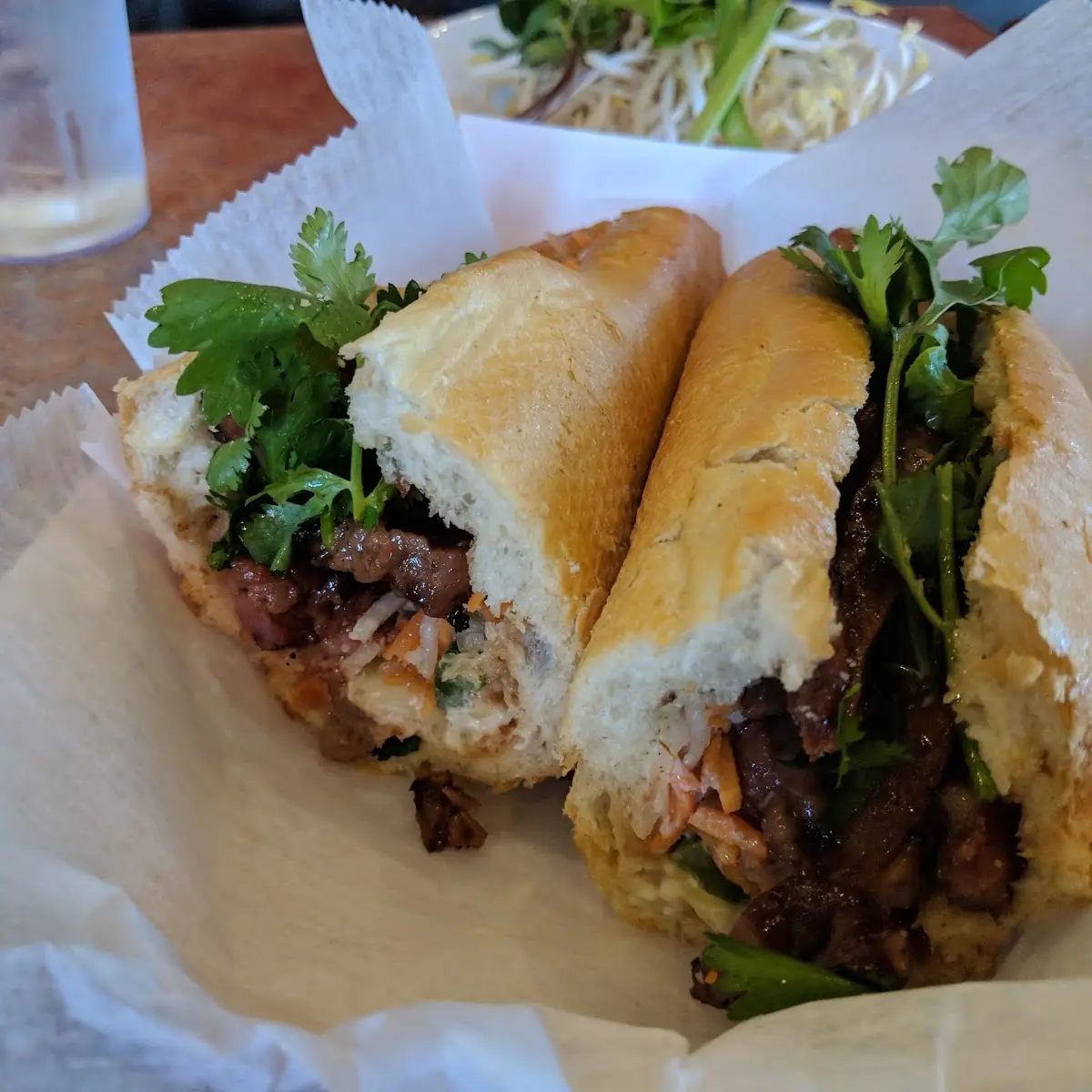 Bánh Mì Thịt Nướng