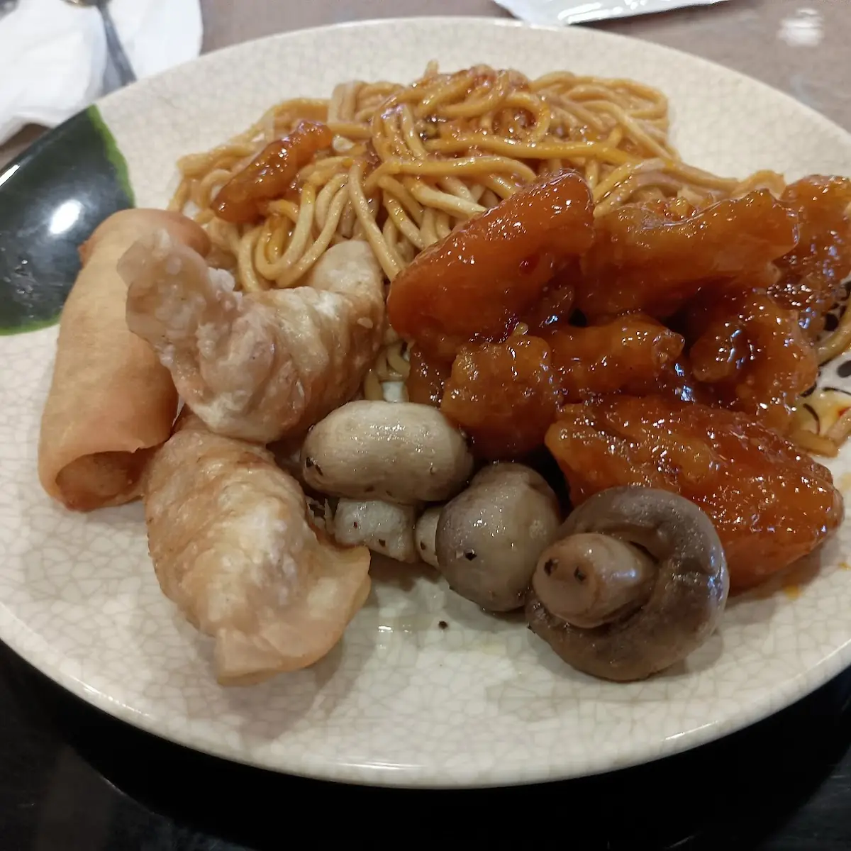 Chow Mein Egg Roll Sauteed Mushrooms Pot Stickers