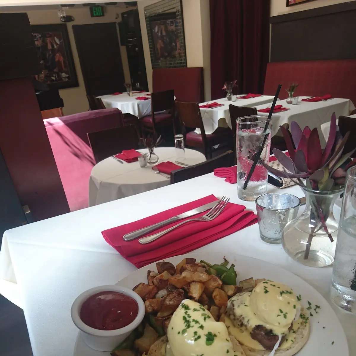 Crab Benedict
