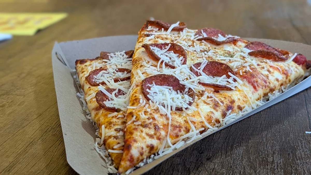 Highlights, Slice City Pizza & Chicken