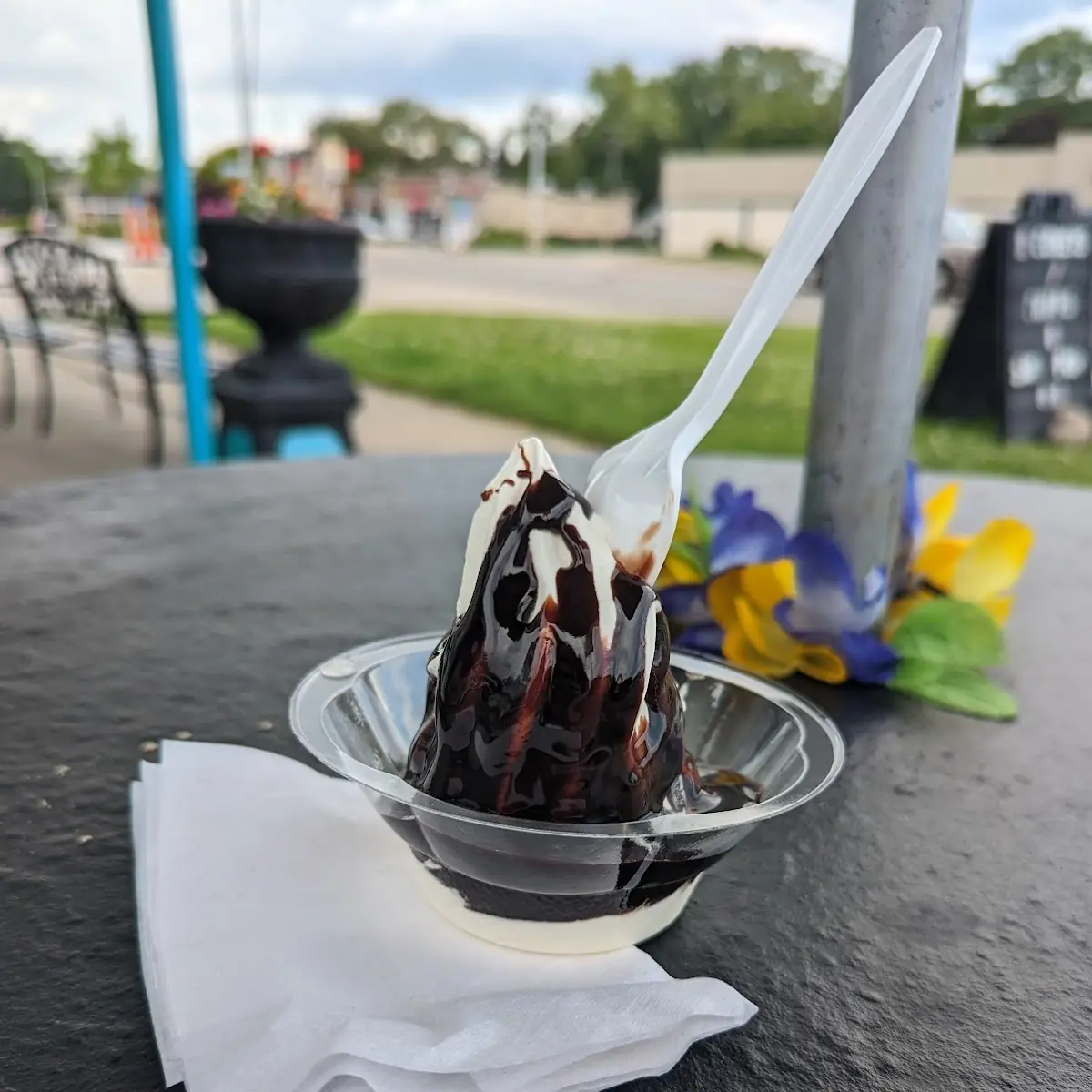 Royal Hot Fudge Sundae