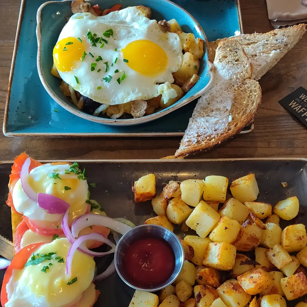 Salmon Eggs Benedict
