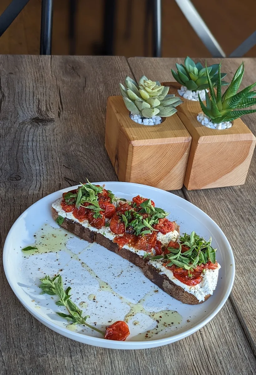 Pomidoro Fresco Sandwich