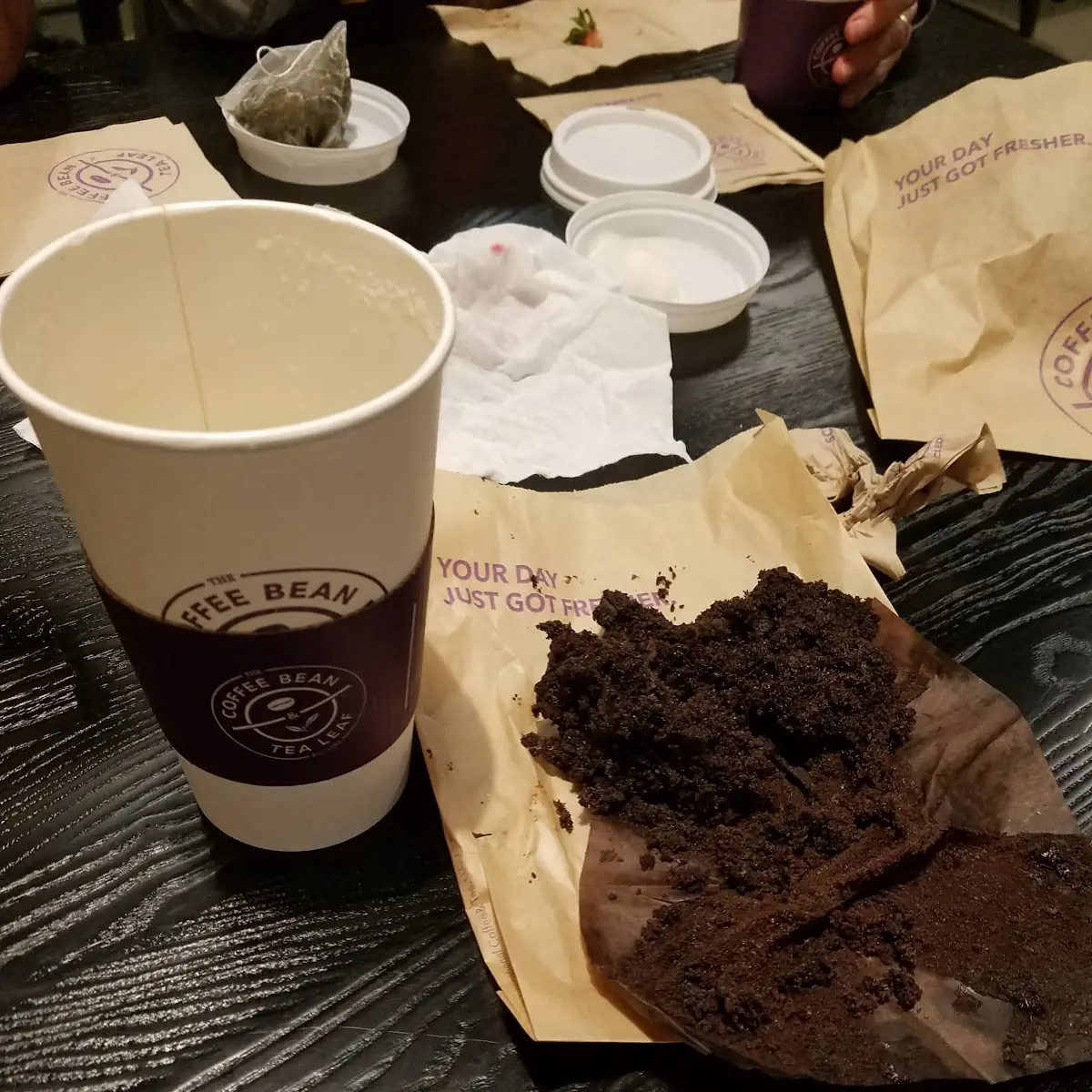Vanilla Chai Latte & Chocolate Muffin