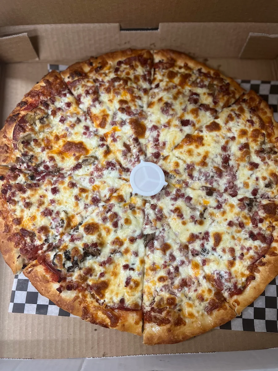 Highlights, Triple Hills Pizza & Donair🍻