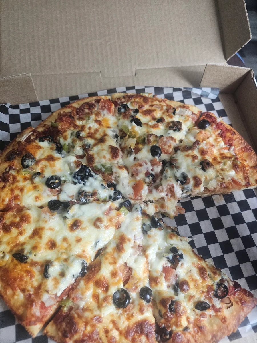 Highlights, Triple Hills Pizza & Donair🍻