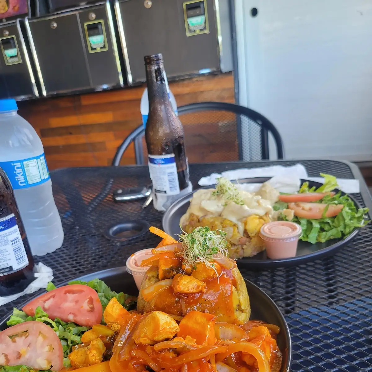 Mofongo Con Pollo En Salsa Criolla