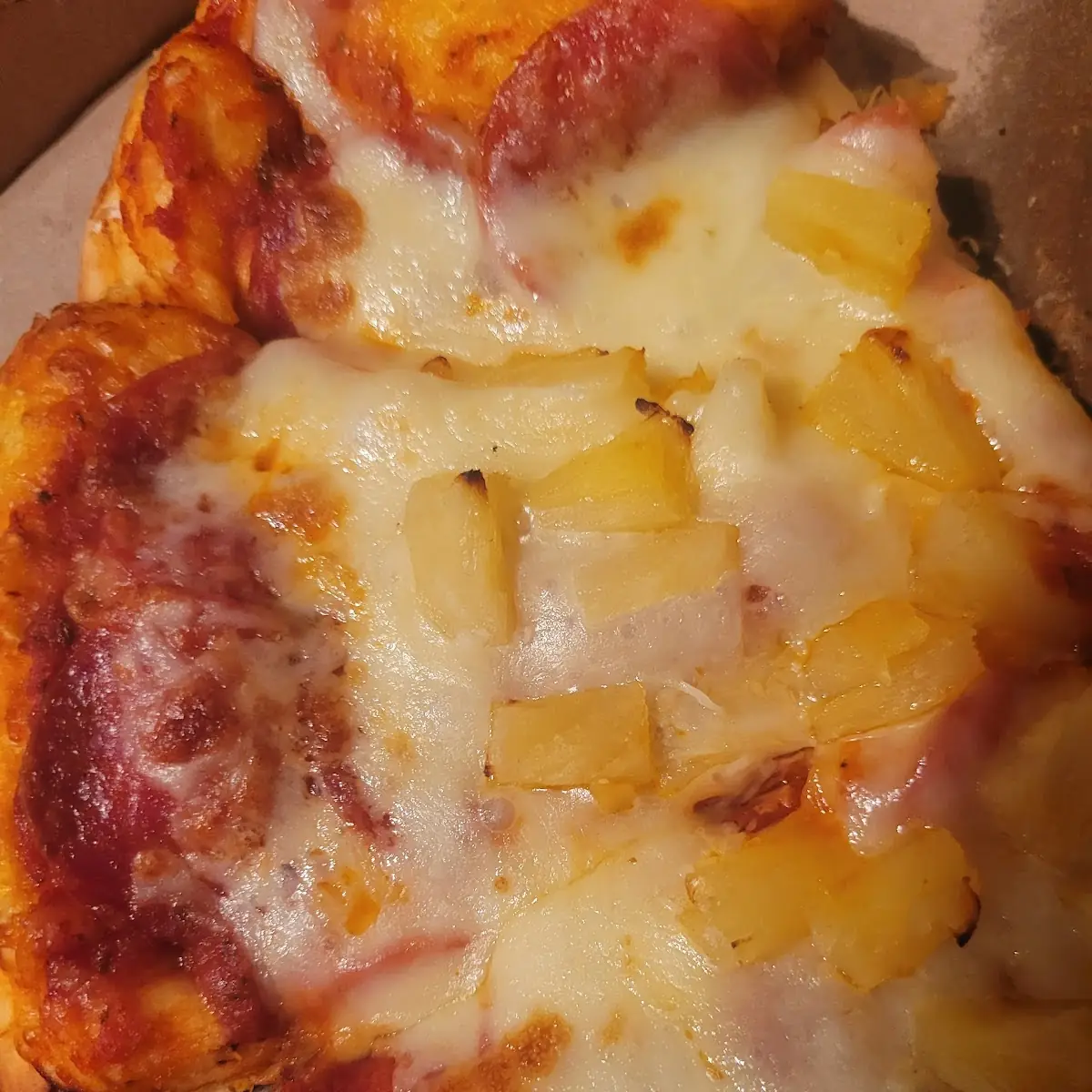 Hawaiian Pizza