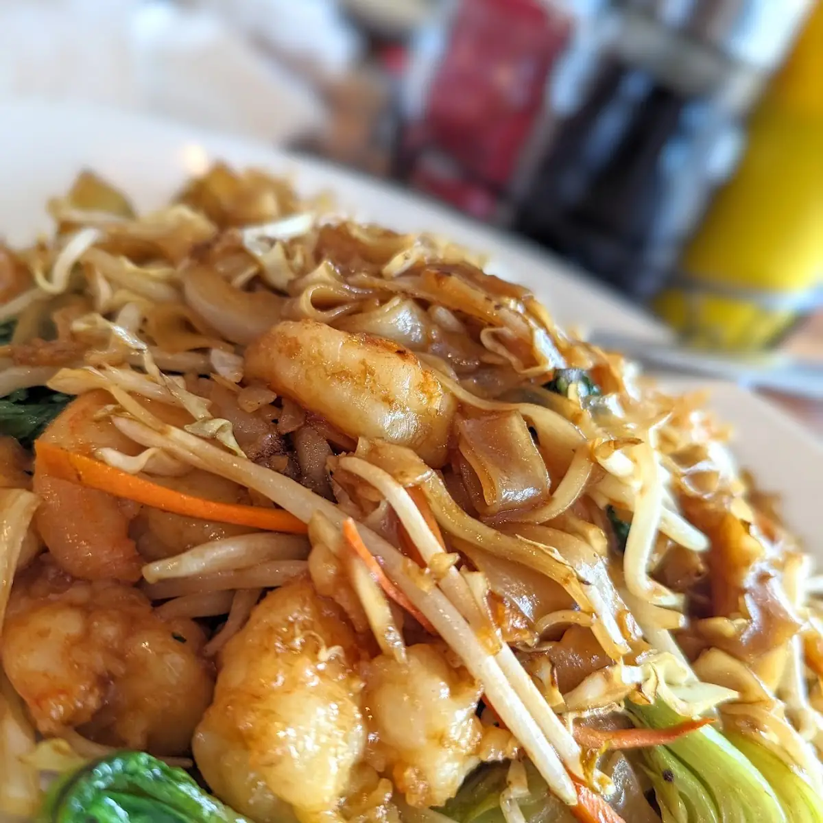 Shanghai Bun Shrimp Chow Fun