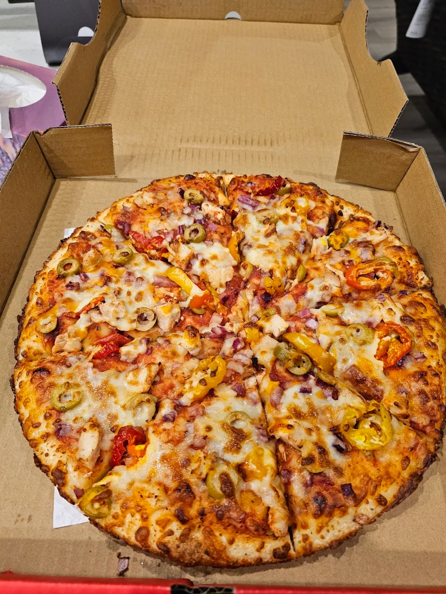 12" Medium Mediterranean Chicken Pizza