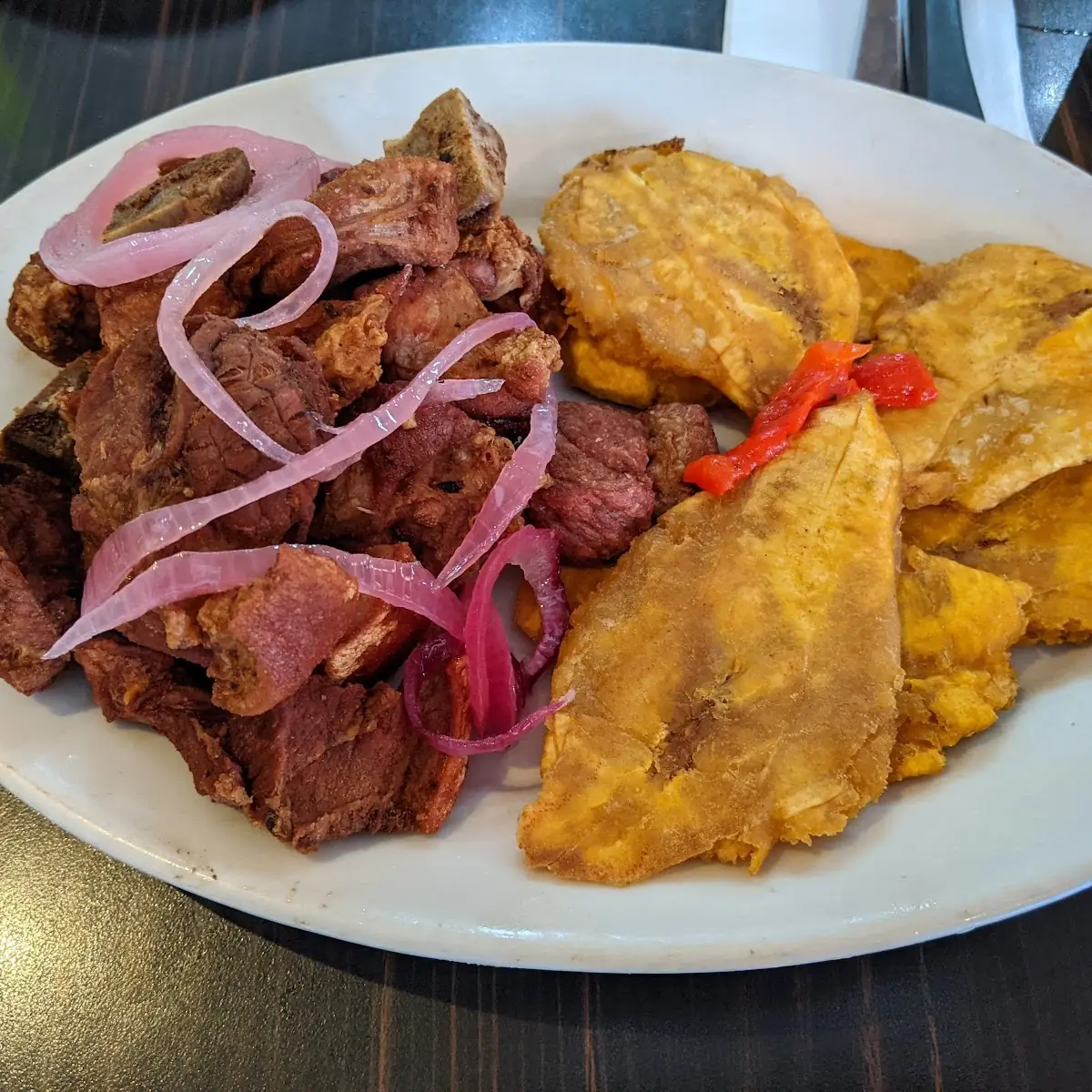 Carne Frita Con Tostones