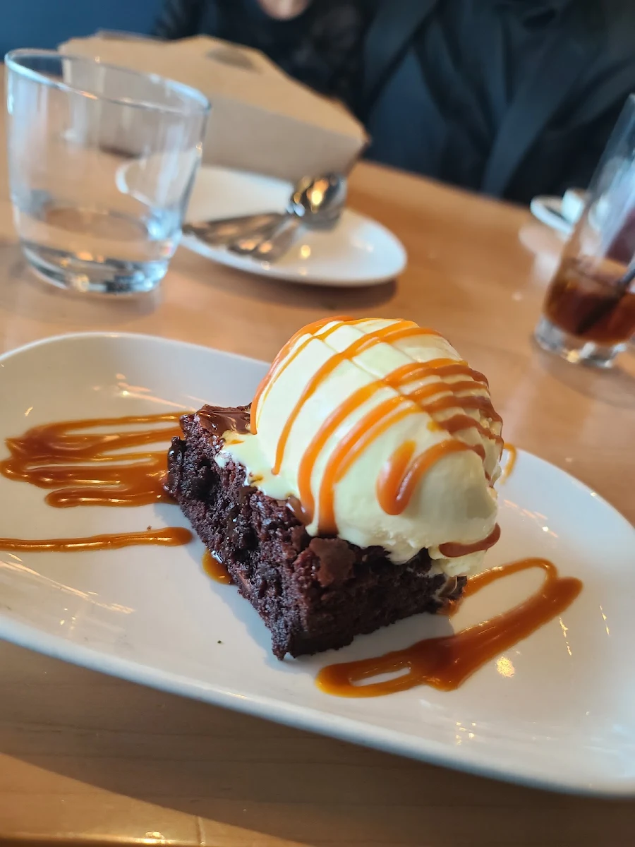 Brownie with Ice Cream, PORT