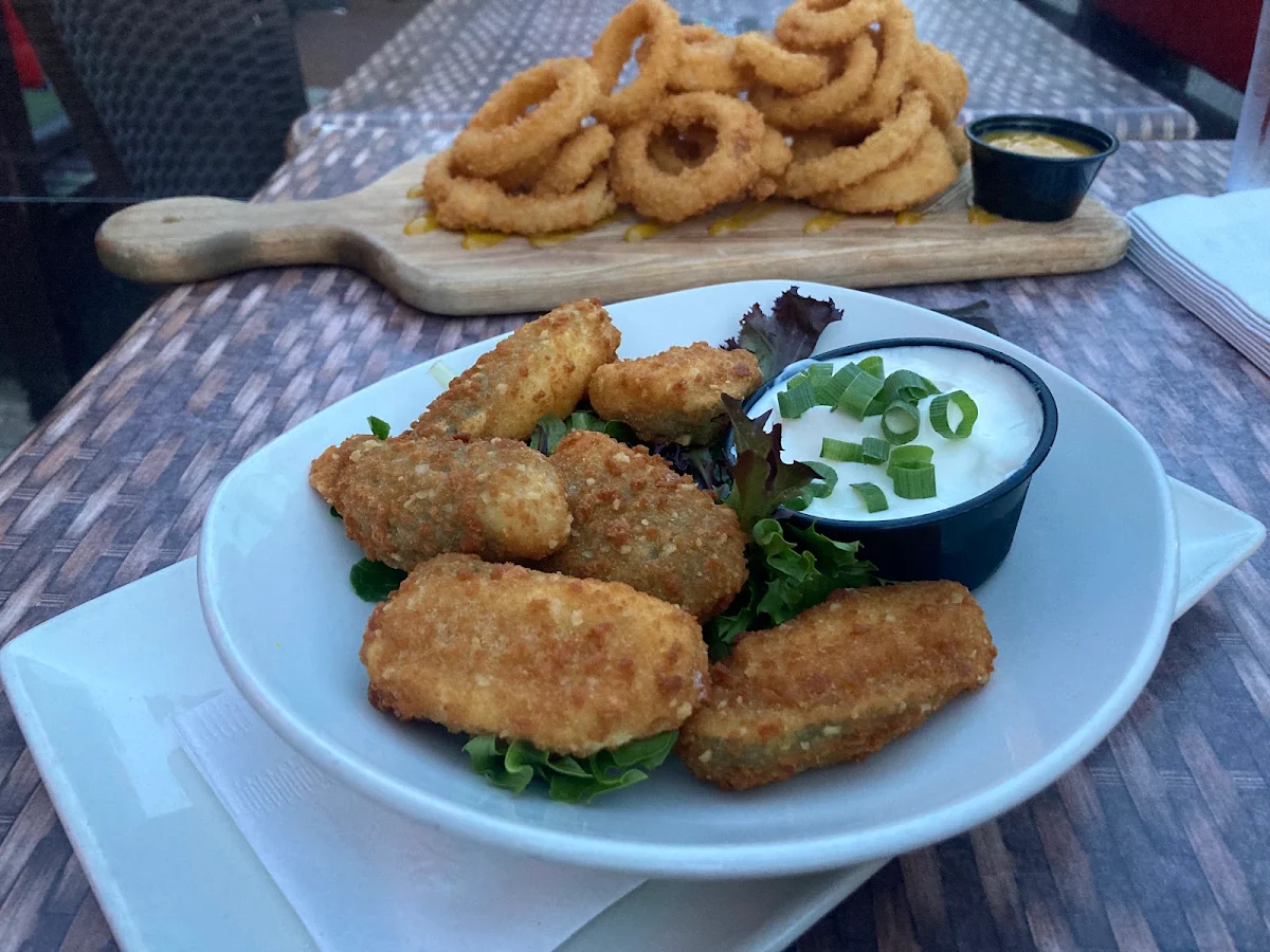 Cornichons Frits Fried Pickles