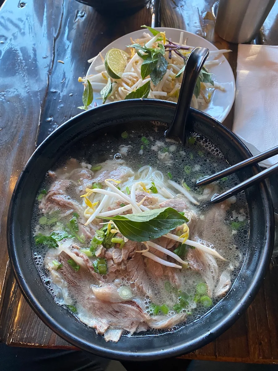 Pho Tai L
