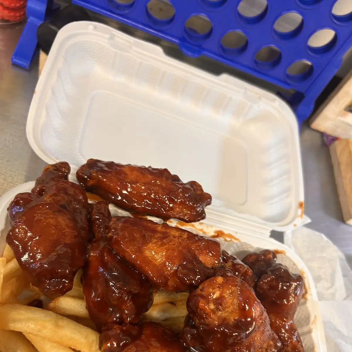 Hot Wings w/ Fries 8 Pieces
