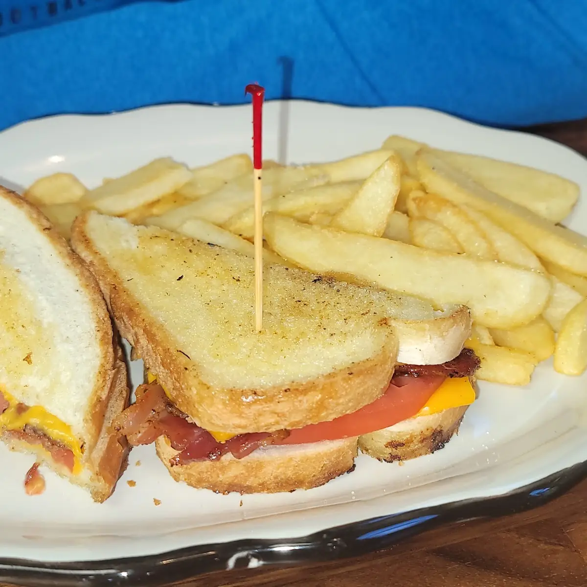 Grilled Cheese with Bacon and Tomato