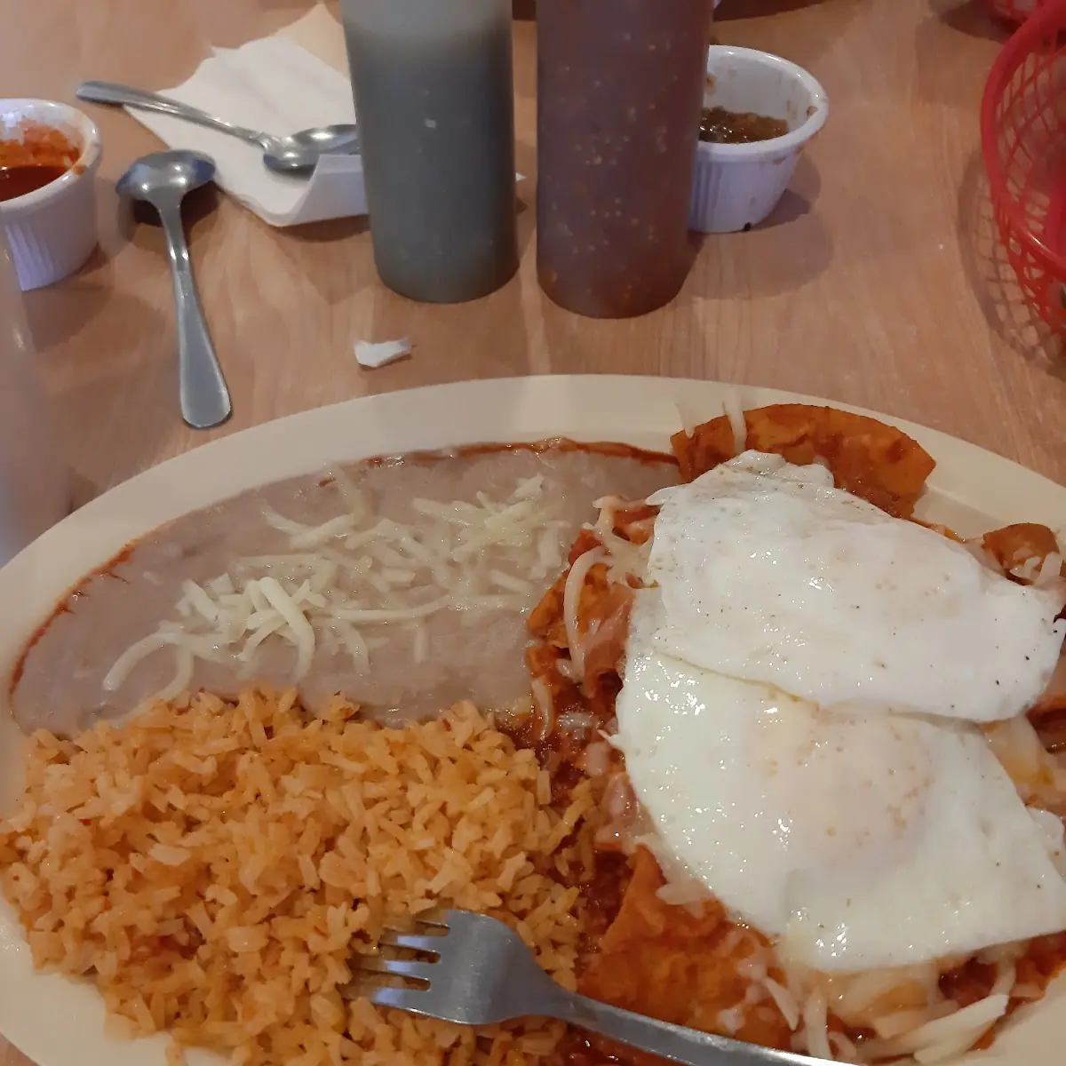 Chilaquiles Rojos Con Huevo with Egg