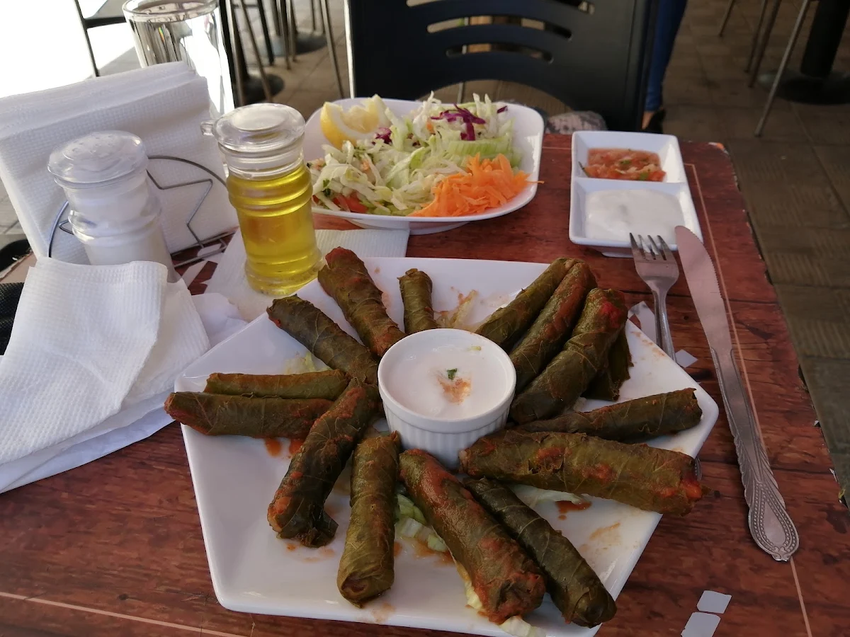 Hojas de Parra Rellenas, Lazeez Shawarma