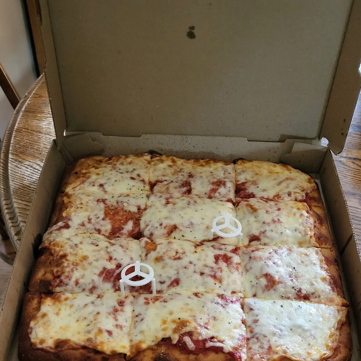 Grandma's Pan Pizza