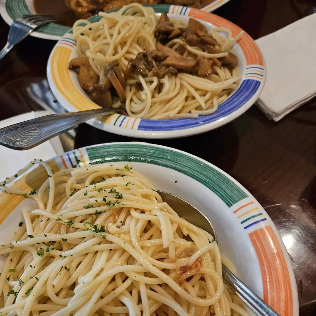 Linguini with Red or White Clam Sauce
