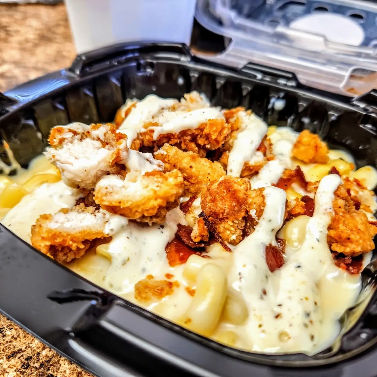 Mac & Chicken Bowl