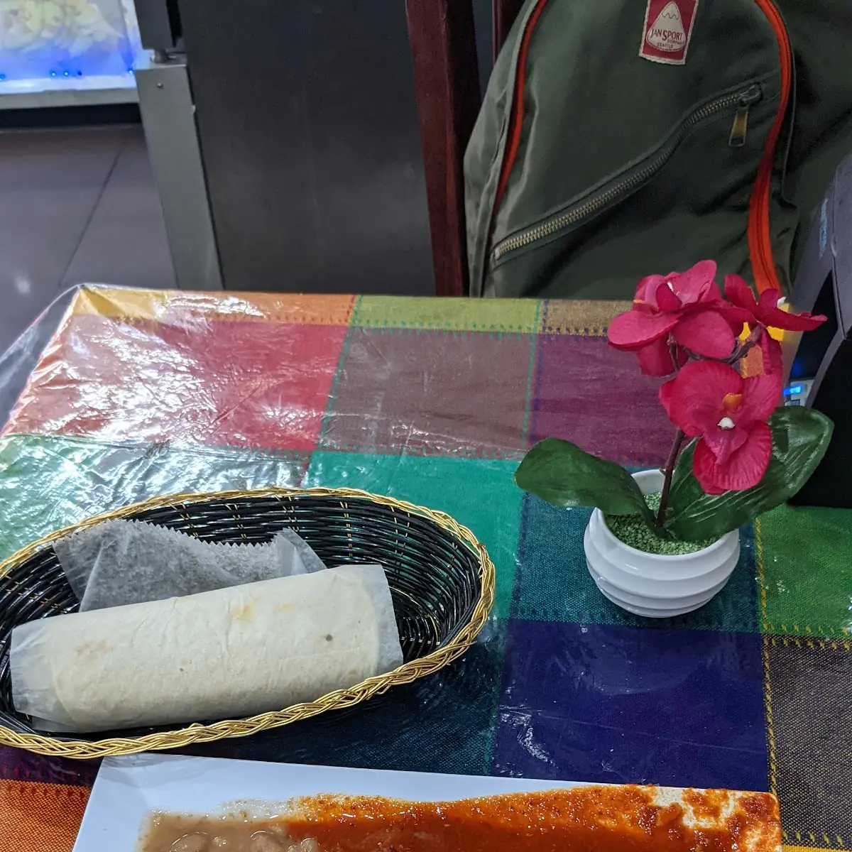 Pollo En Salsa Roja