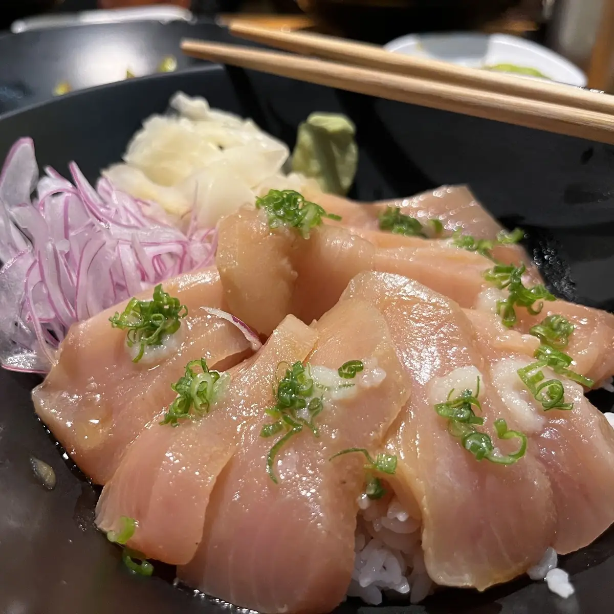 Yellowtail Sashimi Don GF