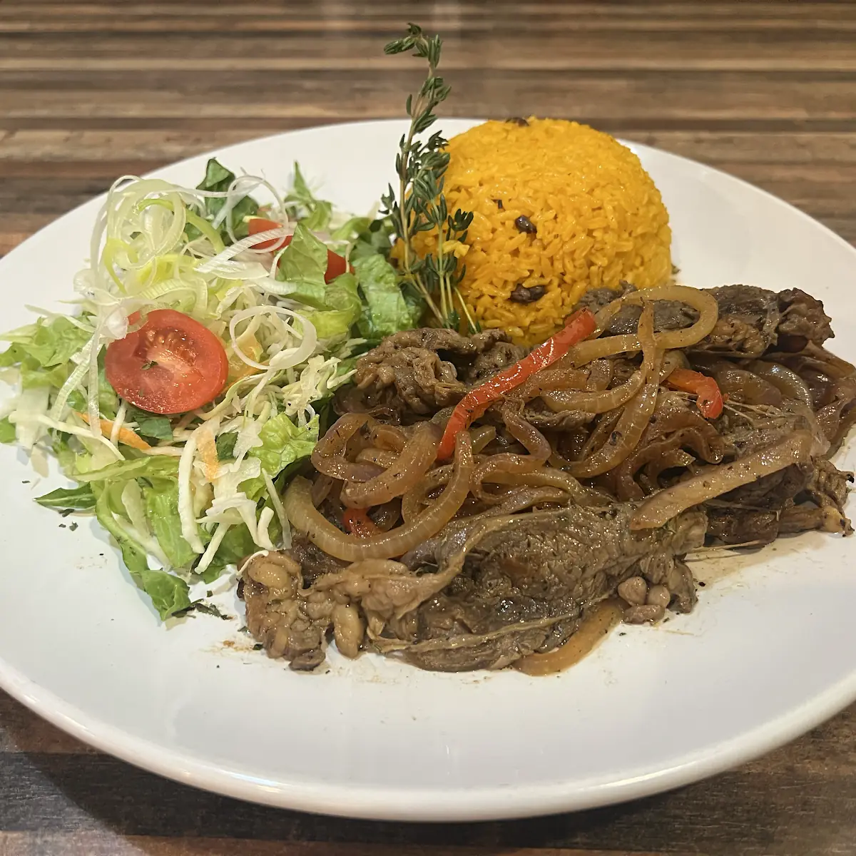 Bistec Encebollado