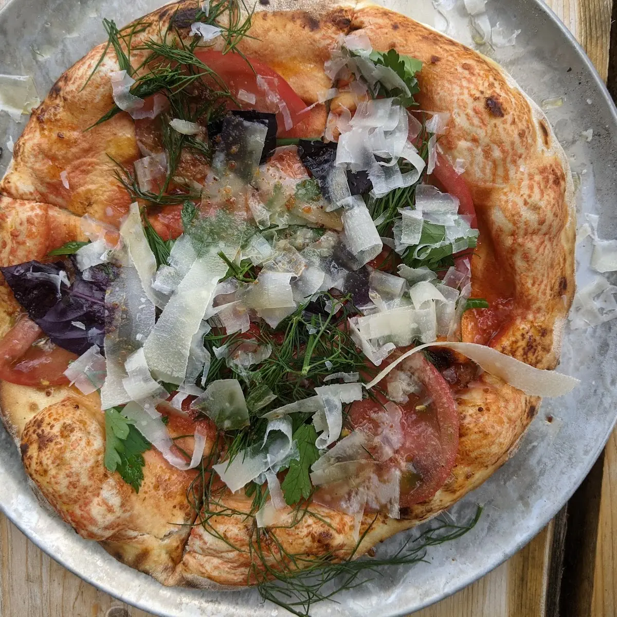 Pizza Rouge, Parcelles