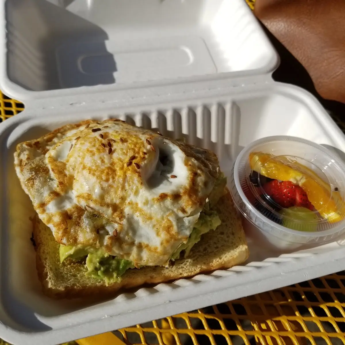 Avocado (one quarter, sliced)