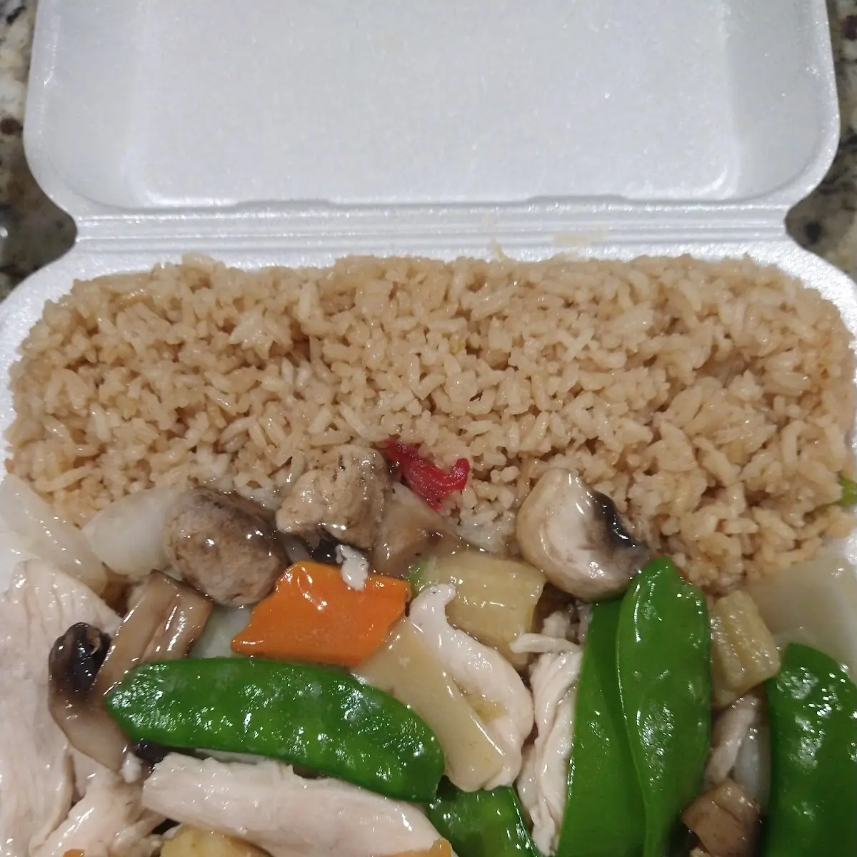 C5 Moo Goo Gai Pan Combo Dinner