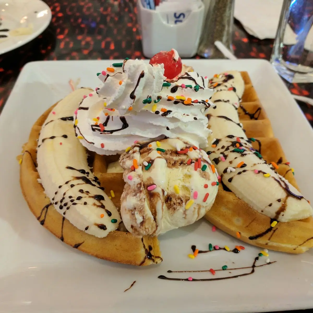 Waffle Banana Split