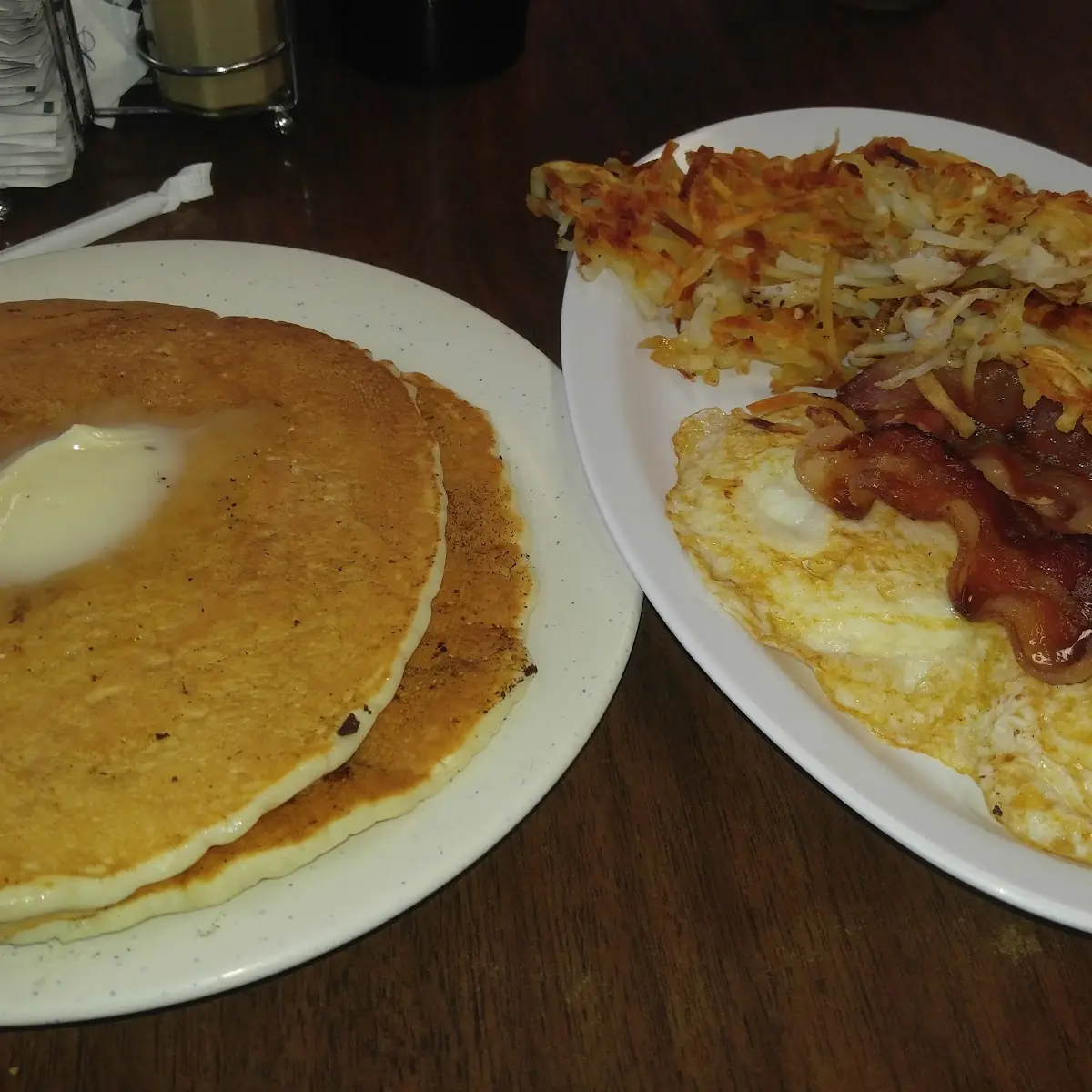 1 Two Cakes 2 Bacon or Ham Hash Brown 2eggs