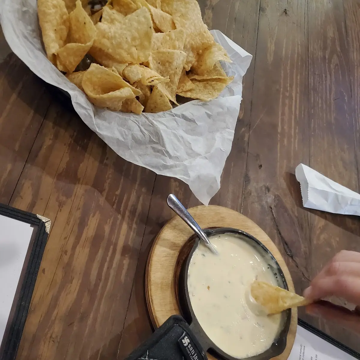 Chips & Queso