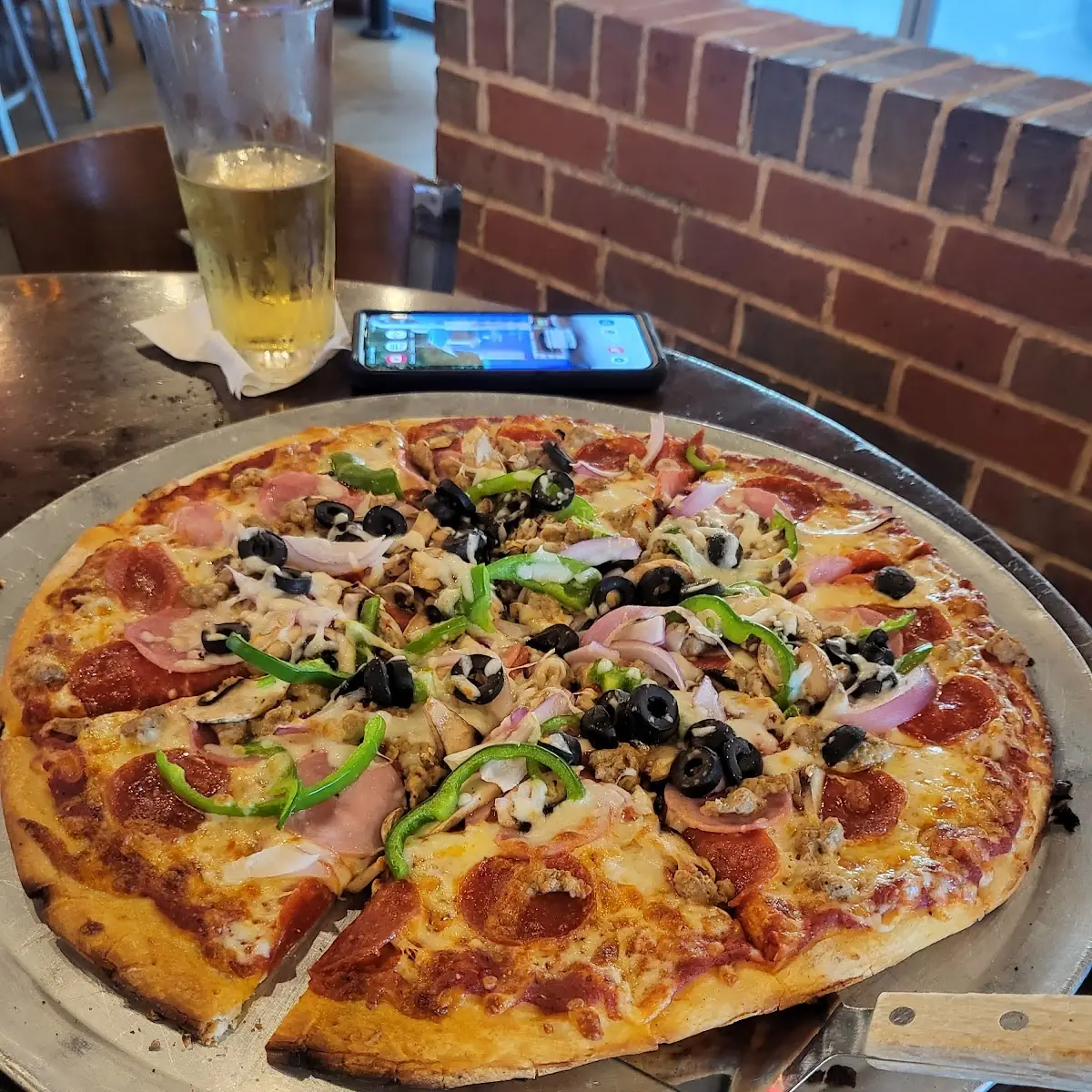 Personal Pizza and Pint