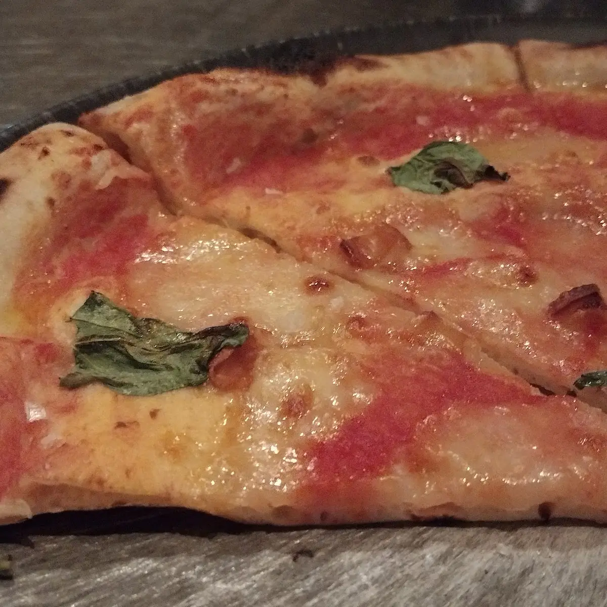 Smoked Margherita Pizza Light Cheese