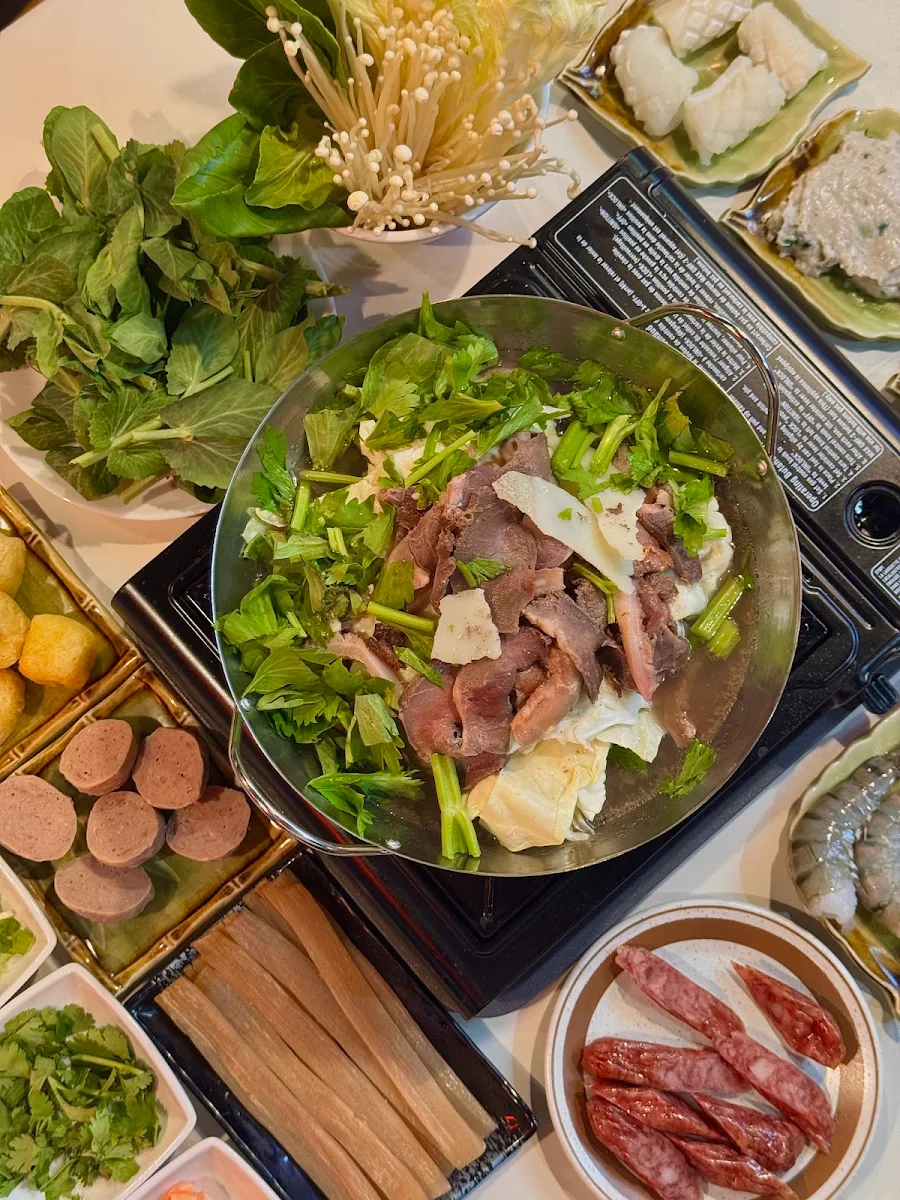 Highlights, Upstairs Hot Pot (Richmond)