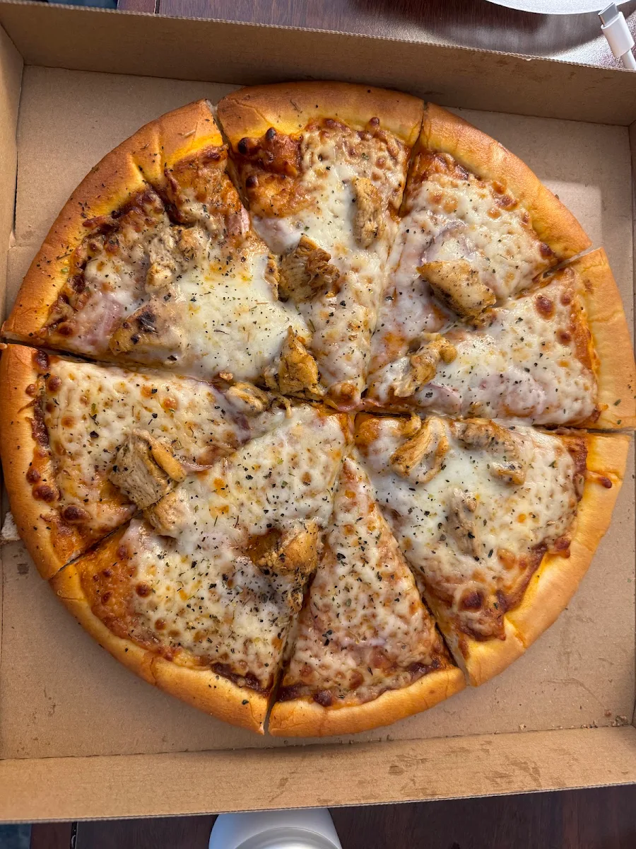 Hot Chicken Pizza