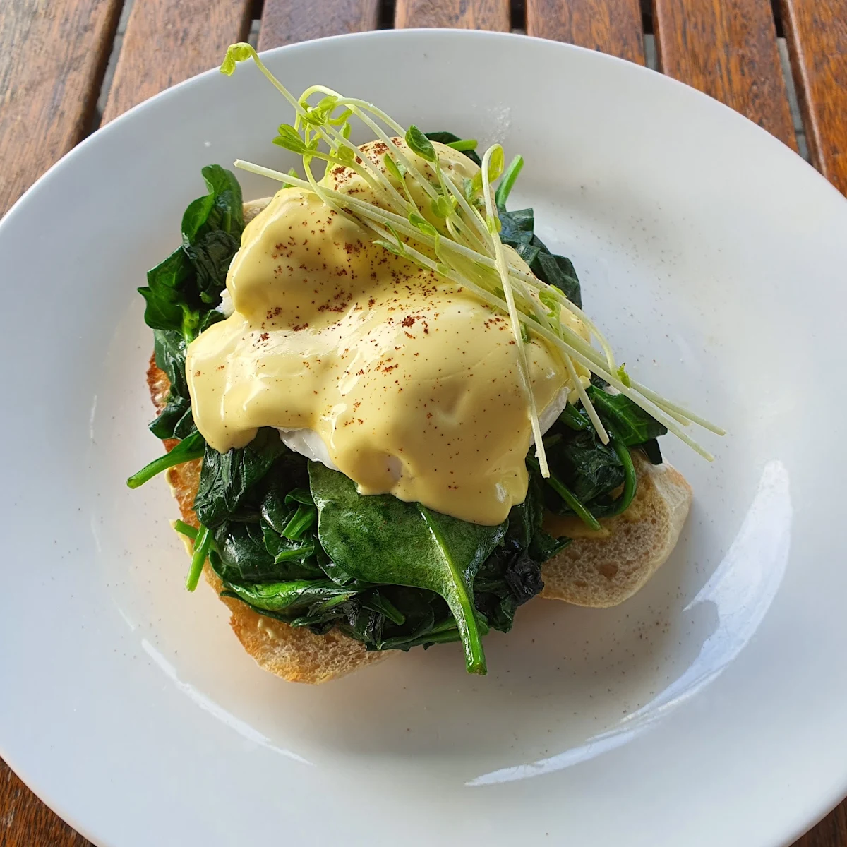 Eggs Benedict, Crave Cairns