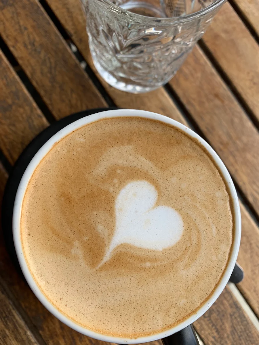 Flat White, Crave Cairns